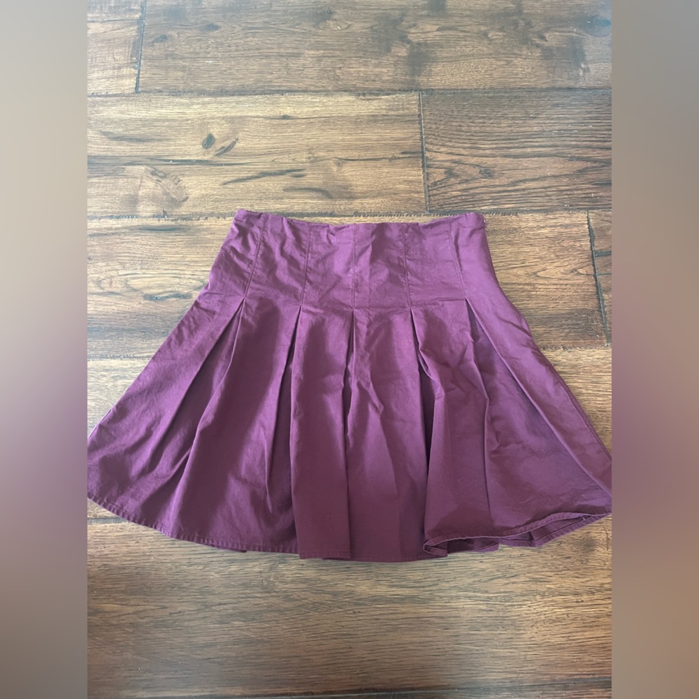 Burgandy high waisted pleated skirt